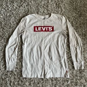 Levi’s Graphic Tee